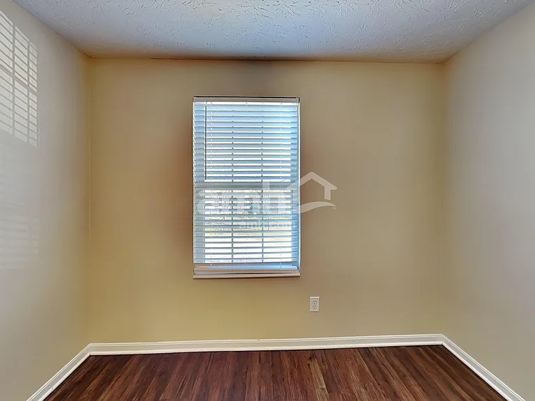 7451 Holyoke Cir — Photo 17