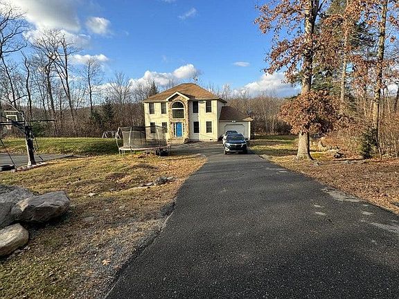 2nd image of 2634 Pocono Forested Dr