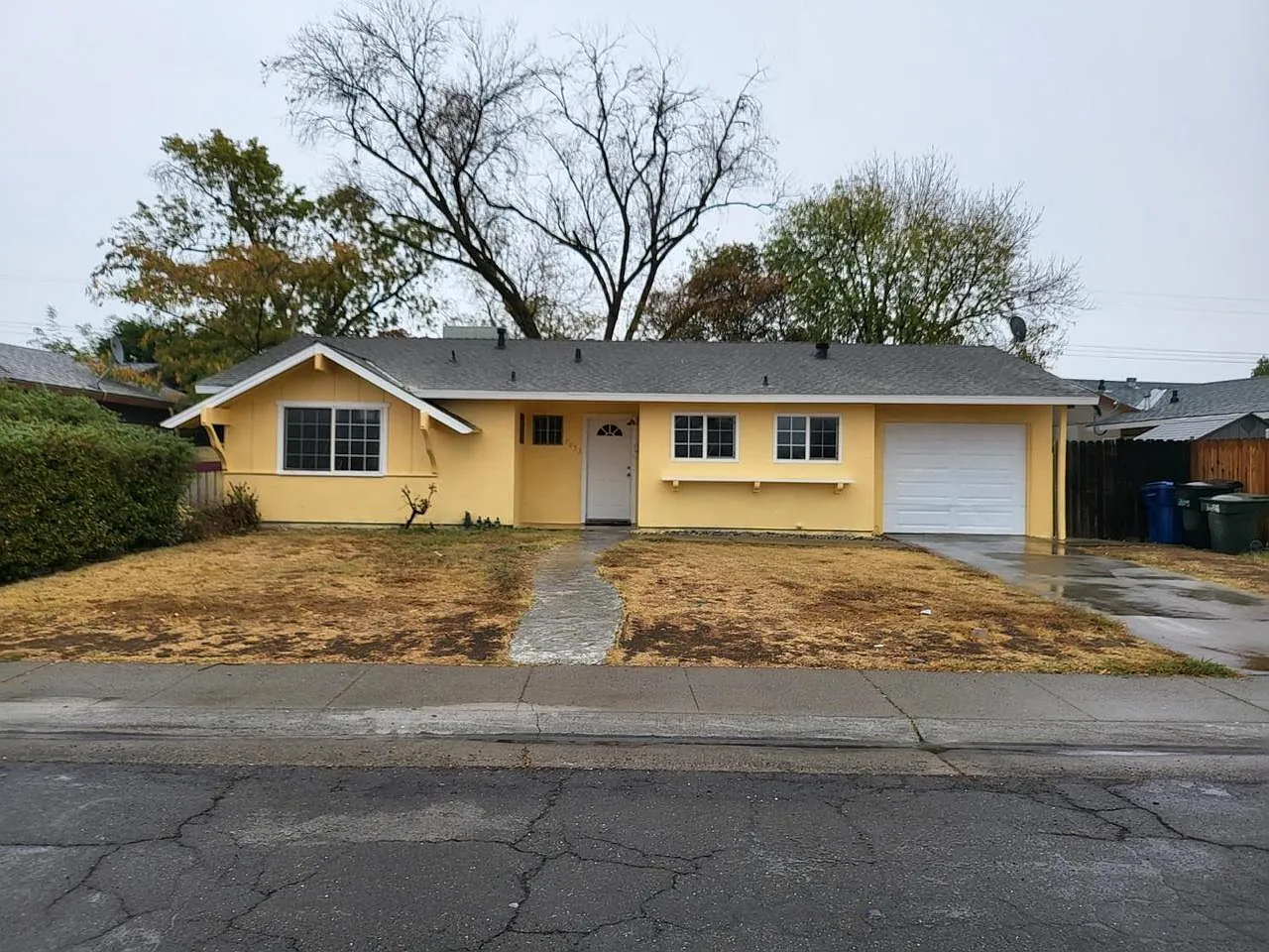 3 bed, 1013 sqft, $2,850 — Photo 1
