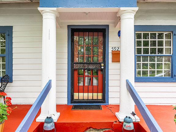 3rd image of 5925 E Julian Ave