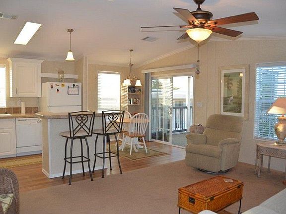 3rd image of 66 Emily Ln