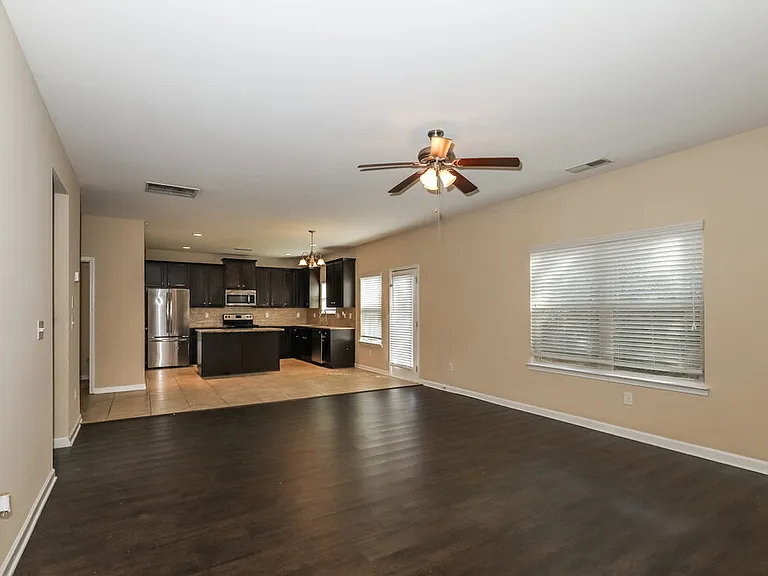 705 Yukon Way — Photo 5