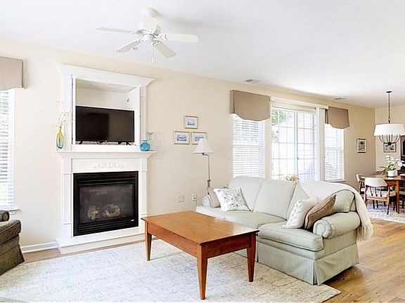 5th image of 5864 Baynebridge Dr