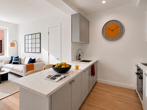 2nd image of 1861 Amsterdam Ave #202