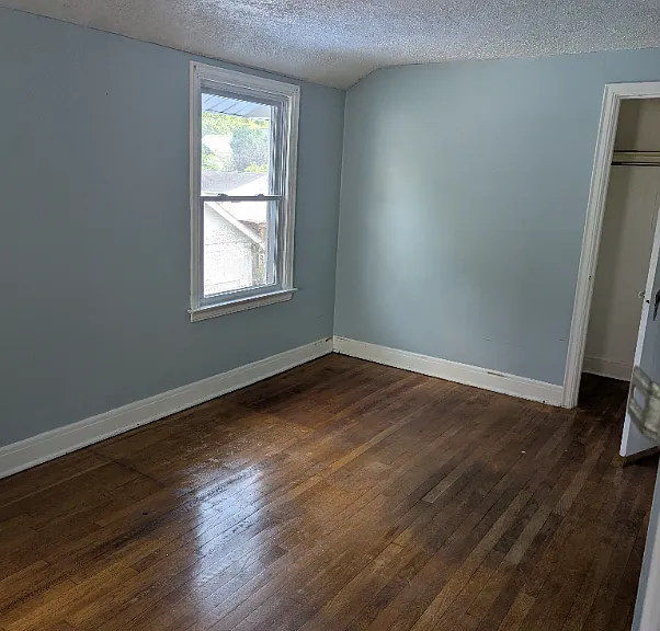 367 Laird Ave SE — Photo 7