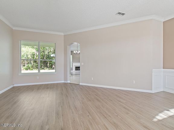 5th image of 782 WESTMINSTER Drive