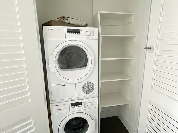 388 Bridge Street image 11 of 13