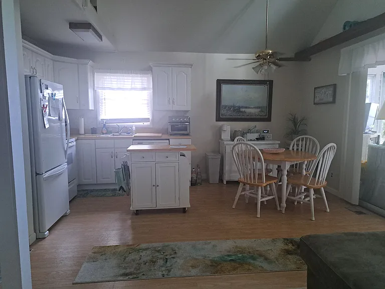 23020 Linden Dr — Photo 6