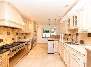 827 N Southlake Dr #827, Hollywood, FL 33019
