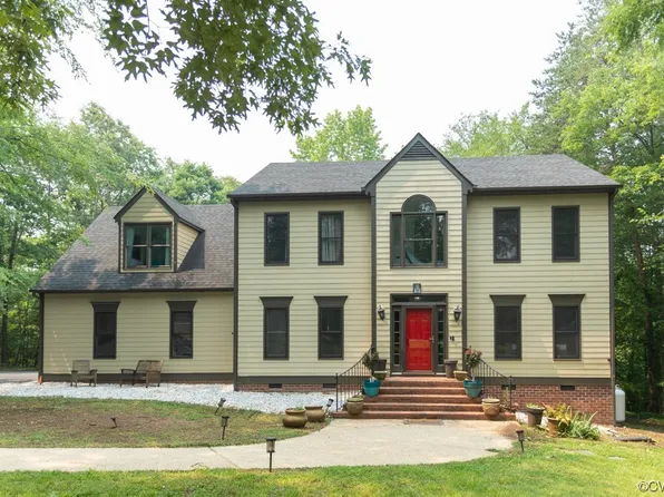 209 Smith Dr, Farmville, VA 23901
