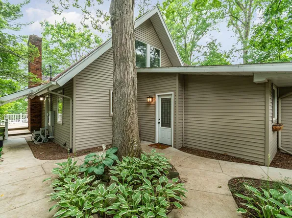 7670 Five Lakes Dr, Farwell, MI 48622