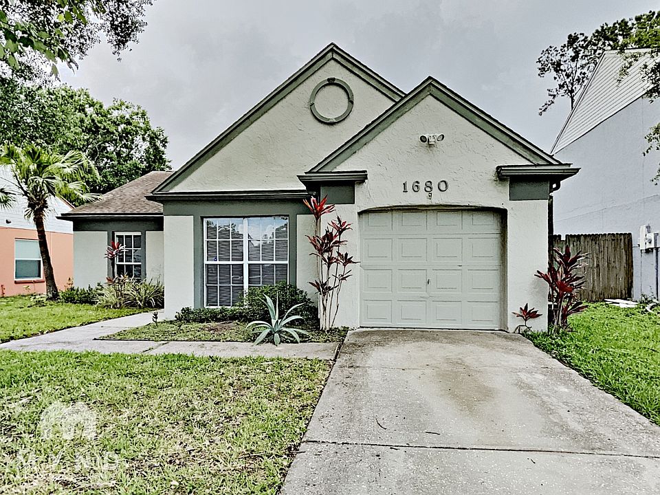 1st image of 1680 Palm Leaf Dr