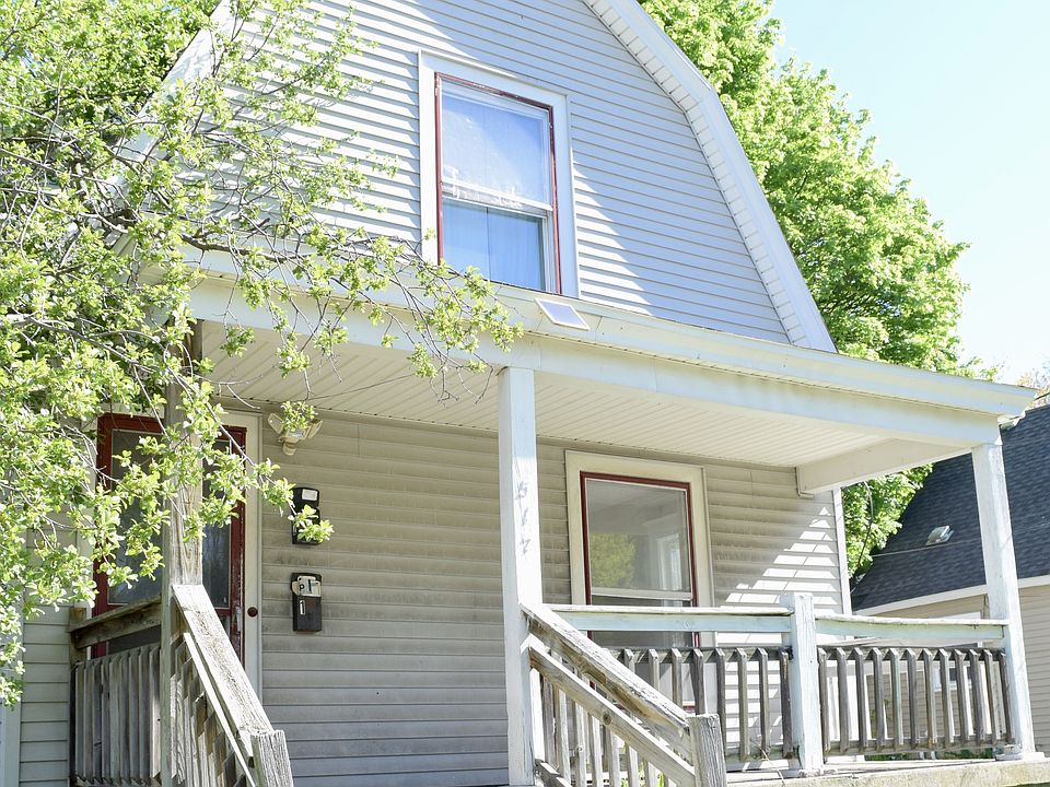 1st image of 517 Leonard St NE #1