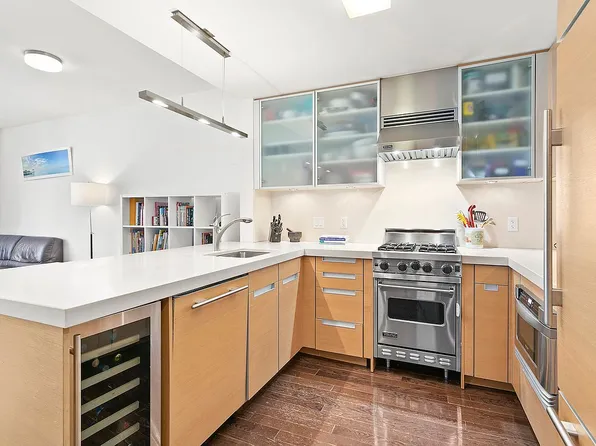 462 W 58th St APT 3E, New York, NY 10019