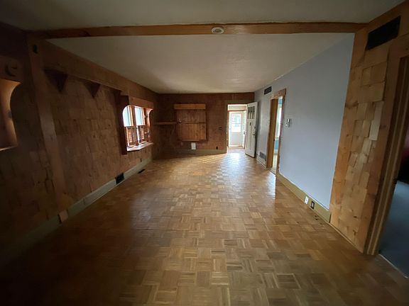 3rd image of 306 River Ln