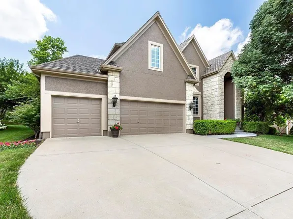 14904 Woodson St, Overland Park, KS 66223