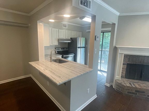 5th image of 1400 E Bayou Pkwy APT 4A