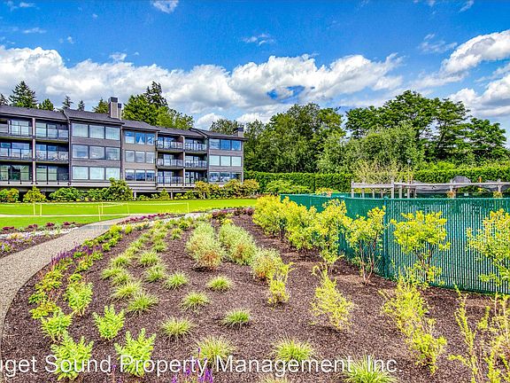 3rd image of 400 Harborview Dr SE Unit 222