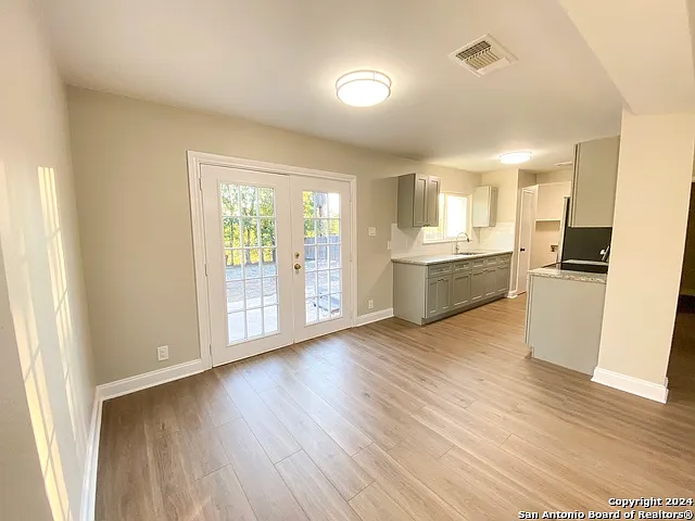 4203 Misty Springs Dr — Photo 10
