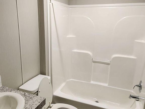 2nd bathroon