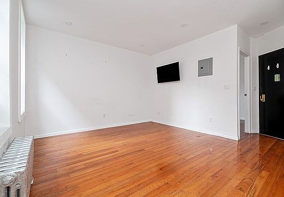 2nd image of 94 Avenue A #1