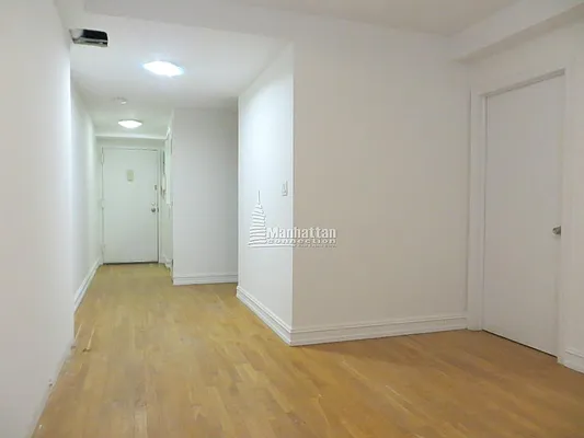 Rented by Manhattan Connection | media 26