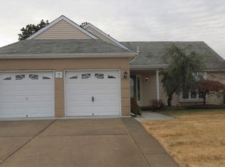 7 Oakengates Dr, Toms River, NJ 08757