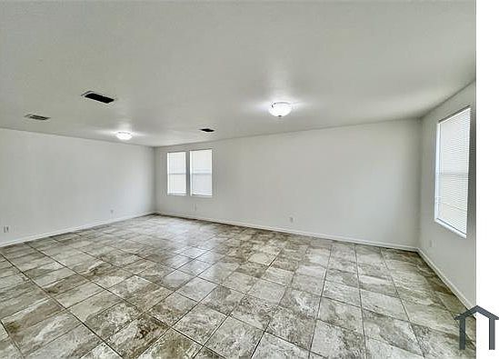 1st image of 1439 Queen Annes Dr
