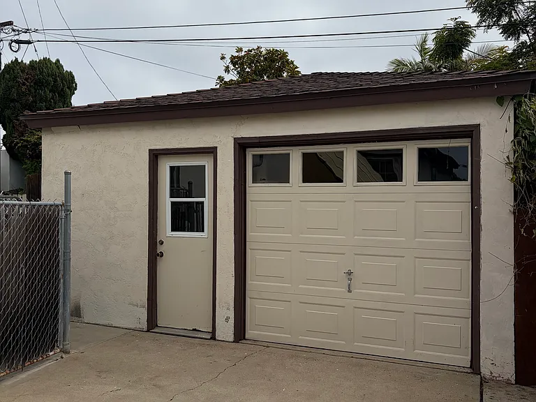 garage and door to extra rooms
