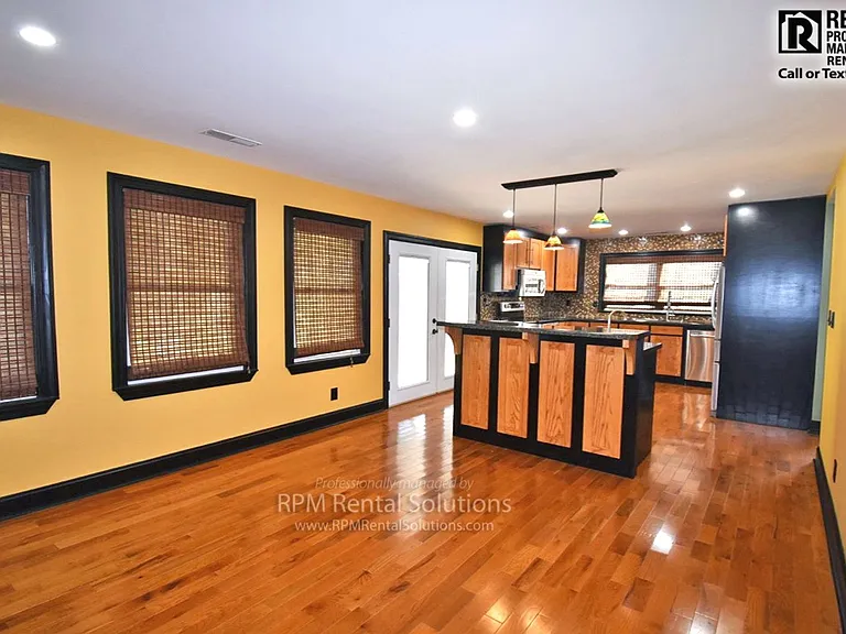 304 Jakes Ave — Photo 8