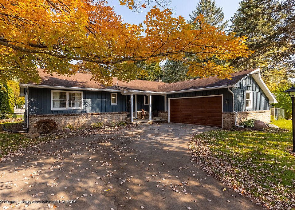 1st image of 1064 Woodside Dr