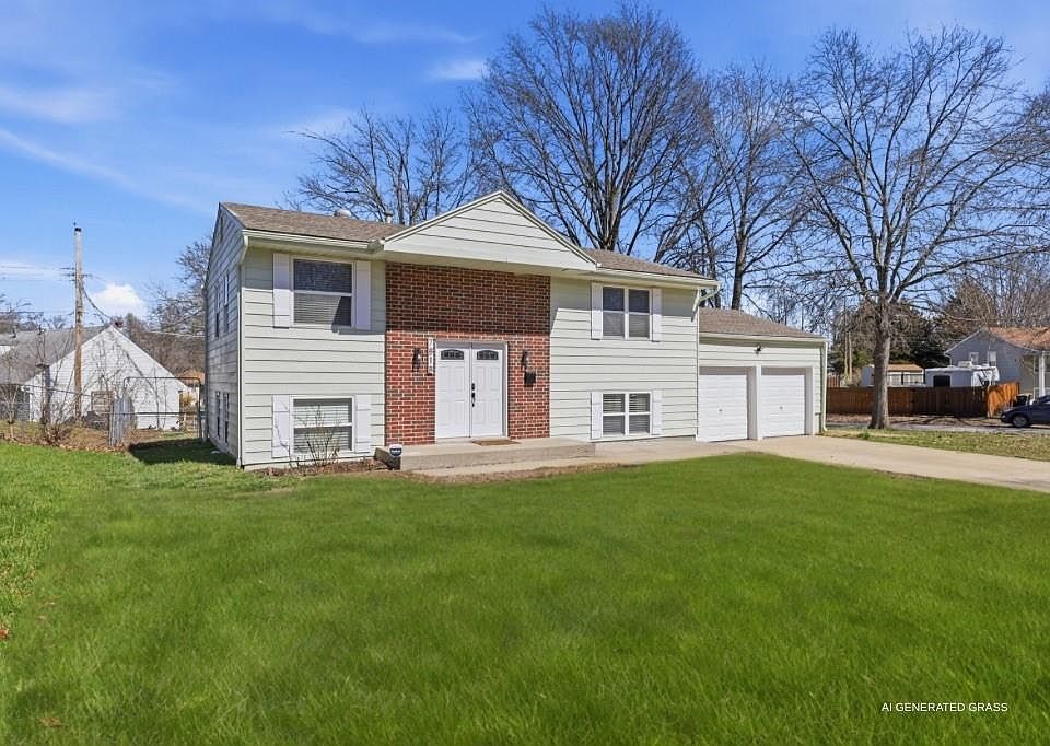 1st image of 7818 NE 56th St