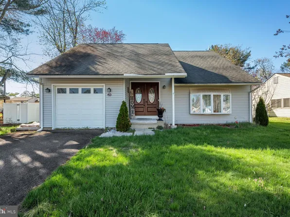 24 Peachton Ln, Sicklerville, NJ 08081
