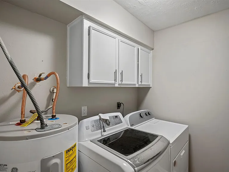 22114 Merrymount Dr — Photo 17