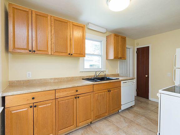 3rd image of 1809 E Henry Ave