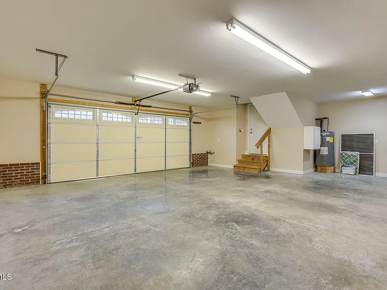 707 Victoria Lee Way — Photo 27