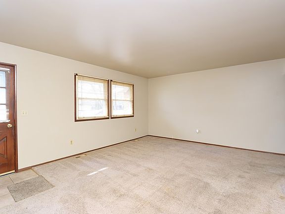 3rd image of 283 Hessenauer Dr
