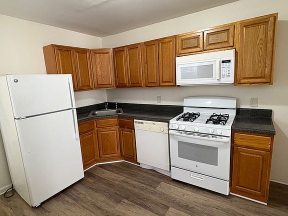 3rd image of 78 E Garfield St