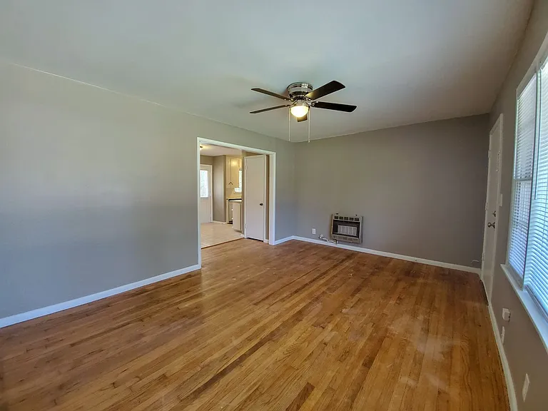 519 E Anna St — Photo 3