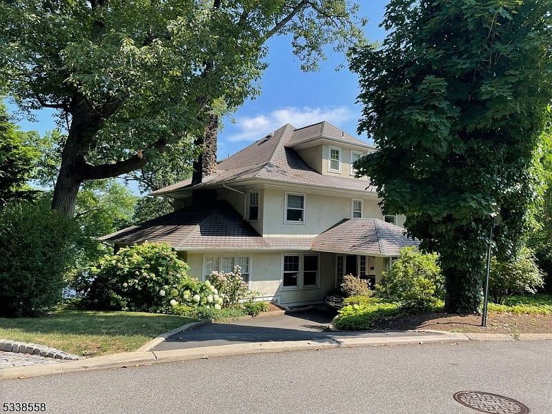 1st image of 89 Lake Drive