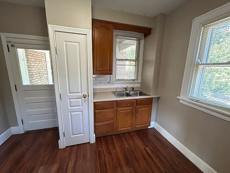 3340 Wunder Ave #2 — Photo 9