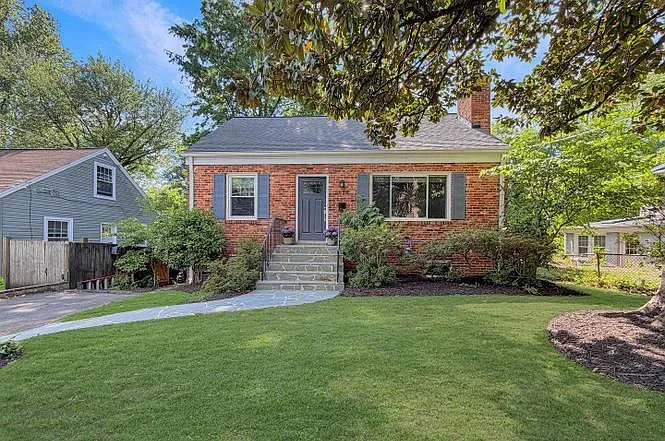2826 W George Mason Rd — Photo 2