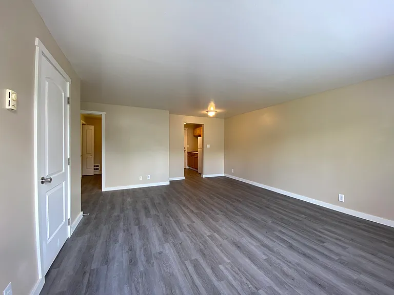1708 Houston Ave — Photo 4