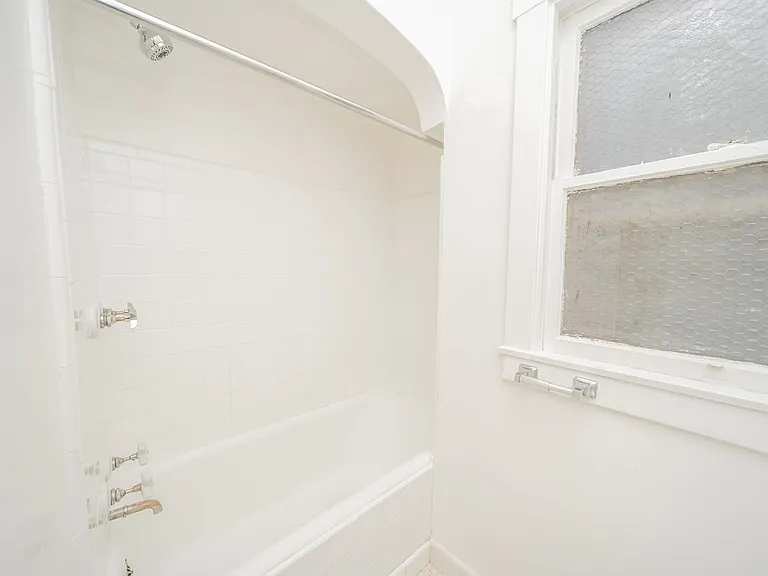 6031 Claremont Ave — Photo 12