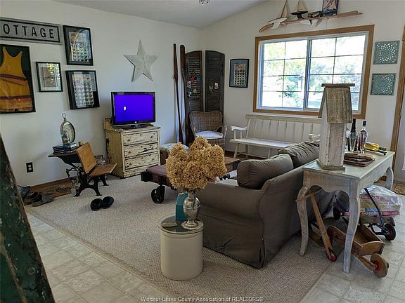 4th image of 22 Patsy Ln