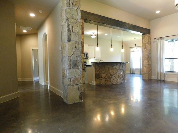 3rd image of 315 Tanner Ln