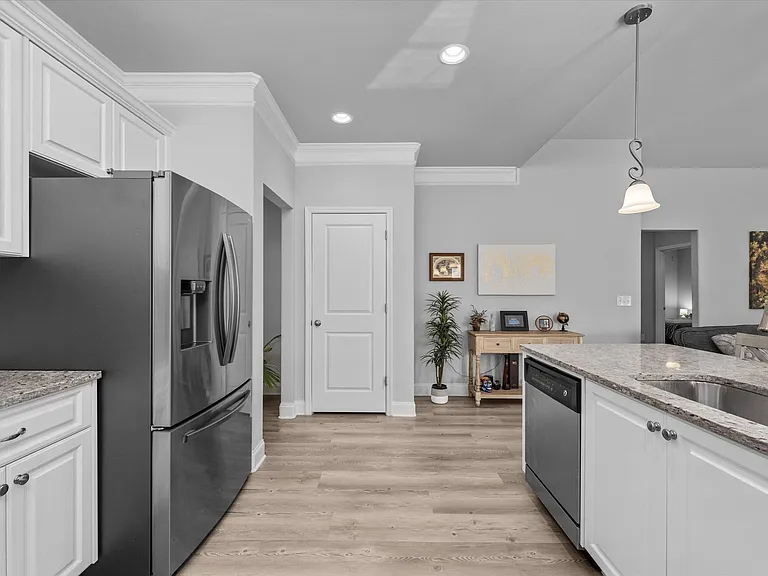 1922 Preservation Cir — Photo 14