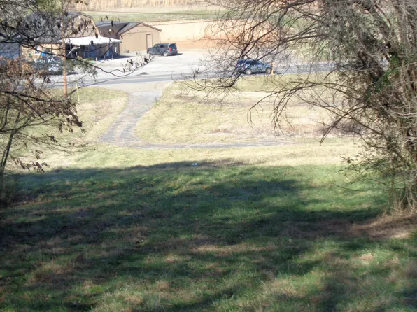 1504 E Main St, Rogersville, TN 37857