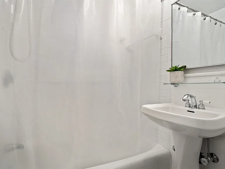 250 Beacon St #1B — Photo 7