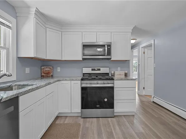 270 Old County Rd, Smithfield, RI 02917